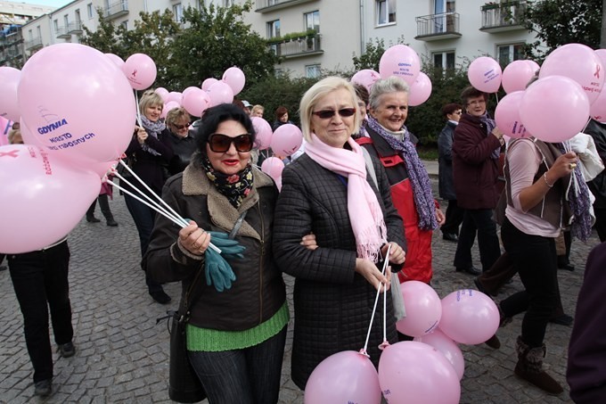 Gdynia: Marsz Różowej Wstążki ulicami miasta