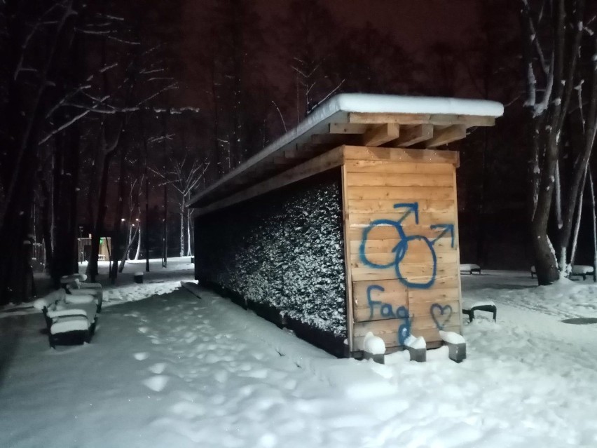 Kolejny akt wandalizmu w Lublińcu. Tym razem pomazano farbą...