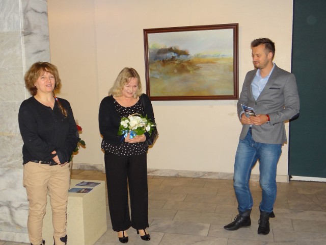 Warto obejrzeć malarstwo Wiesławy Piotrowskiej w CKiS. W czwartek, 14 kwietnia, odbył się wernisaż wystawy artystki, którą można oglądać w galerii głównej na parterze każdego dnia w godz. 8-18.