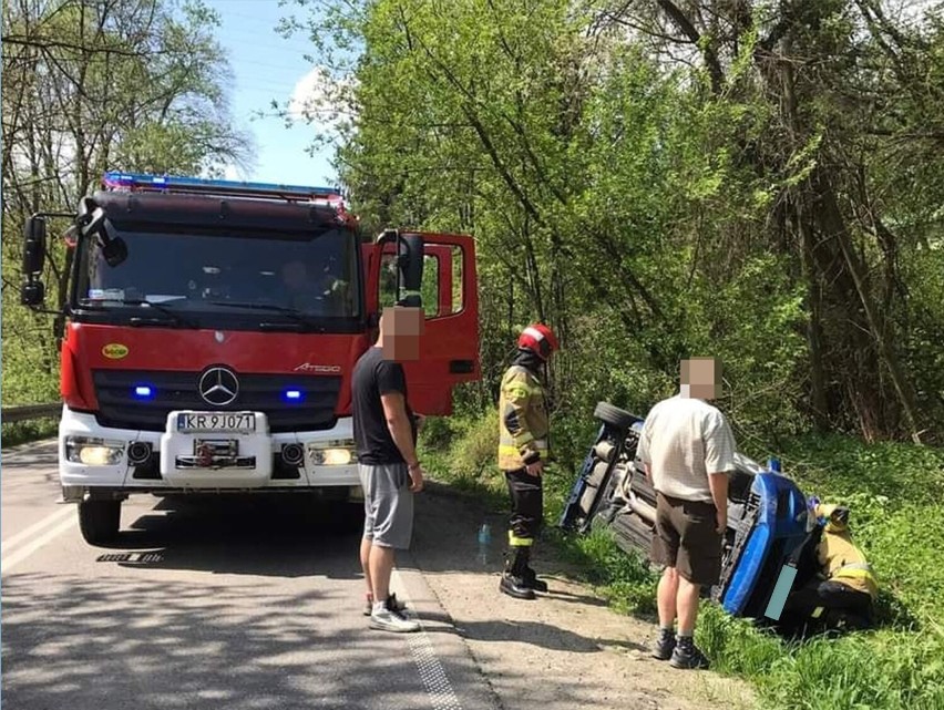 Groźnie wyglądający wypadek na drodze tuż za rogatkami Nowego Sącza