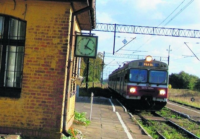 Stare pociągi elektryczne powinny jak najszybciej stanąć na  bocznicach