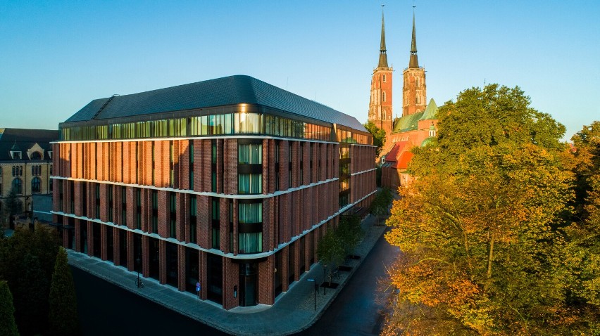 The Bridge Wrocław MGallery, 5-gwiazdkowy hotel położony na...