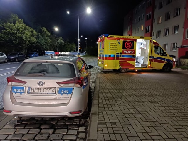 Tragedia w budynku przy ul. Broniewskiego w Wałbrzychu na Piaskowej Górze. Nie żyje 51-letnie mężczyzna