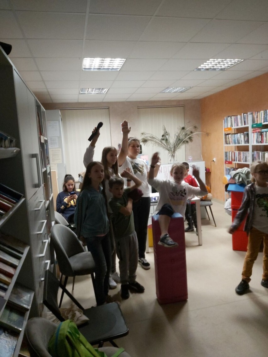 Noc Bibliotek i Dzień Chłopaka w filii biblioteki w Turowie