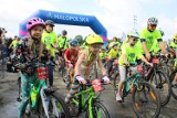 Małopolska Tour w Wadowicach przyciągnęła tłumy rowerzystów. Przetestowali trasę Velo Skawa. Zobaczcie wideo i zdjęcia 