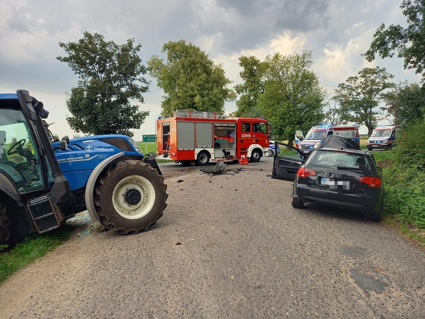 Groźny wypadek na trasie  Pogorzela -  Borzęciczki. Audi...