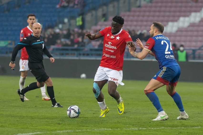 3.04.2022: Elvis Manu w meczu Wisła Kraków - Piast Gliwice