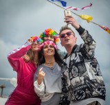 „Letnia Scena” i „Disco Weekend z Blondi” w Pucku. W wakacje 2022 zobaczymy programy nagrane w porcie rybackim i na "Star One" | FOTO, WIDEO