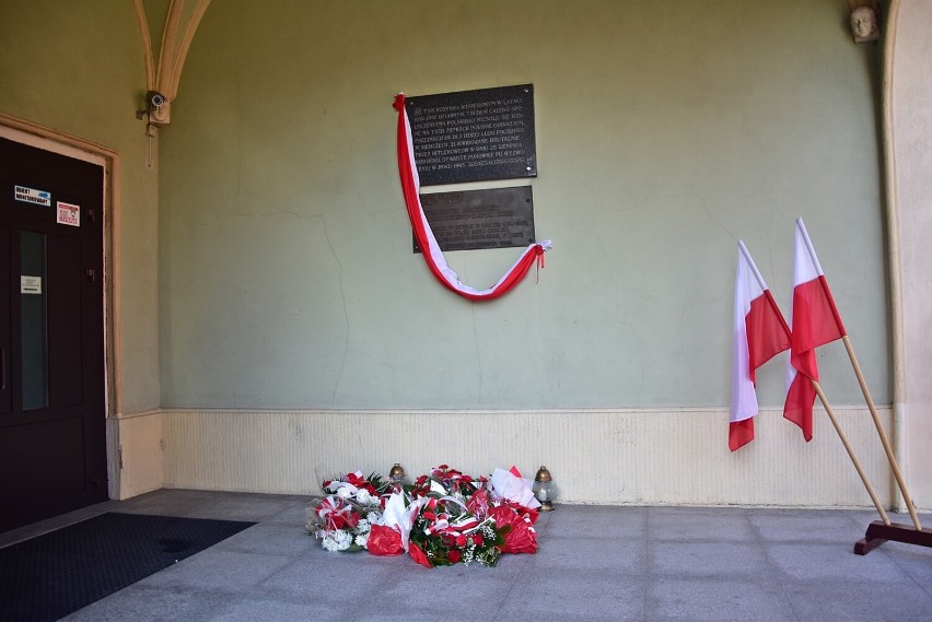 Narodowy Dzień Pamięci Żołnierzy Wyklętych uczono złożeniem...