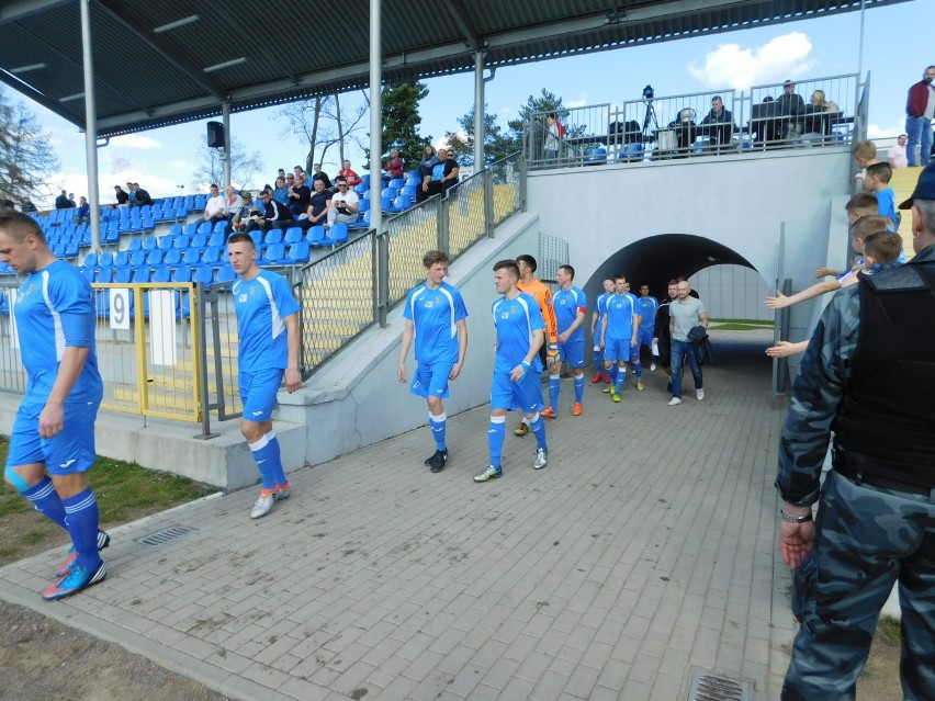 Piłkarze Górnika Wałbrzych wygrali na swoim boisku 1:0, IV-ligowe derby, z Polonią-Stalą Świdnica