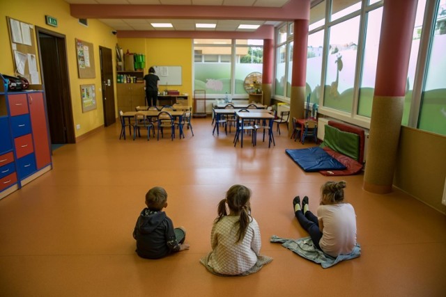 Dyrekcje kolejnych miejskich przedszkoli w Częstochowie podejmują decyzję o otwarciu swoich placówek