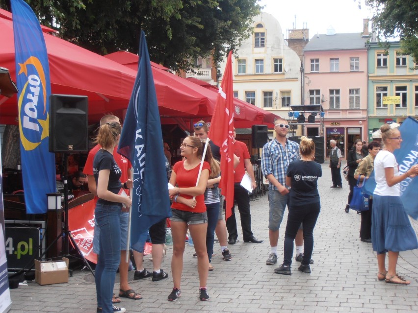 Studniówka Szlachetnej Paczki i Akademii Przyszłości [zdjęcia]