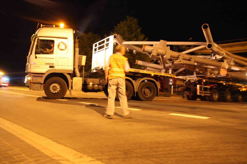 Chojnice. Ogromny stalowy element wyjechał z Mostostalu na budowę PGE Areny w Gdańsku (ZDJĘCIA)