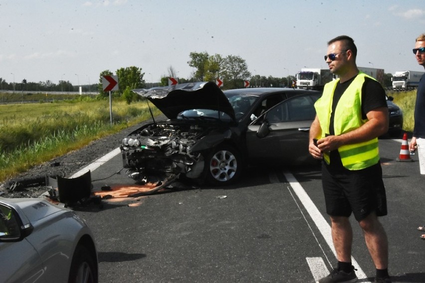 Wypadek w Rzeszotarach, droga w obu kierunkach zablokowana!