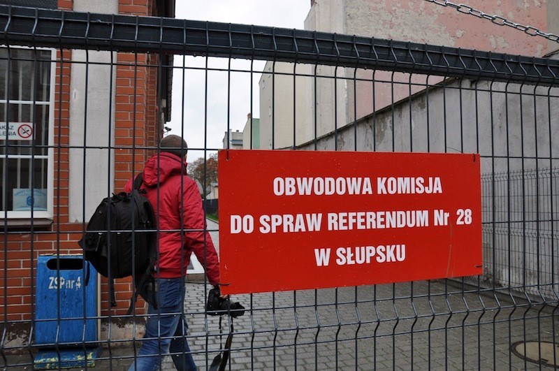 Referendum w Słupsku. Prezydent Maciej Kobyliński zostaje na stanowisku [FREKWENCJA, WIDEO, ZDJĘCIA]