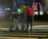Potrącenie dwóch nastolatek w Olkuszu. Policja poszukuje świadków wypadku na przejściu dla pieszych pod galerią N-Park