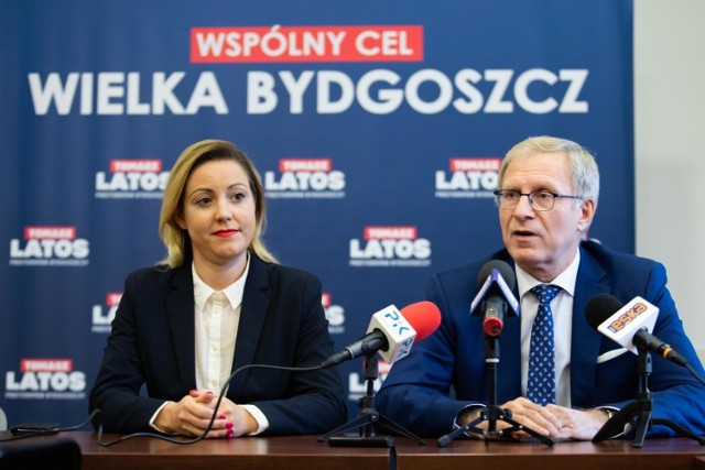 Tomasz Latos i Paulina Wenderlich na konferencji po wyborach samorządowych.
