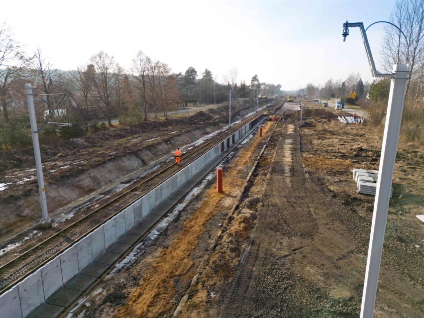 W Porębie powstaje nowa stacja kolejowa, która połączy...