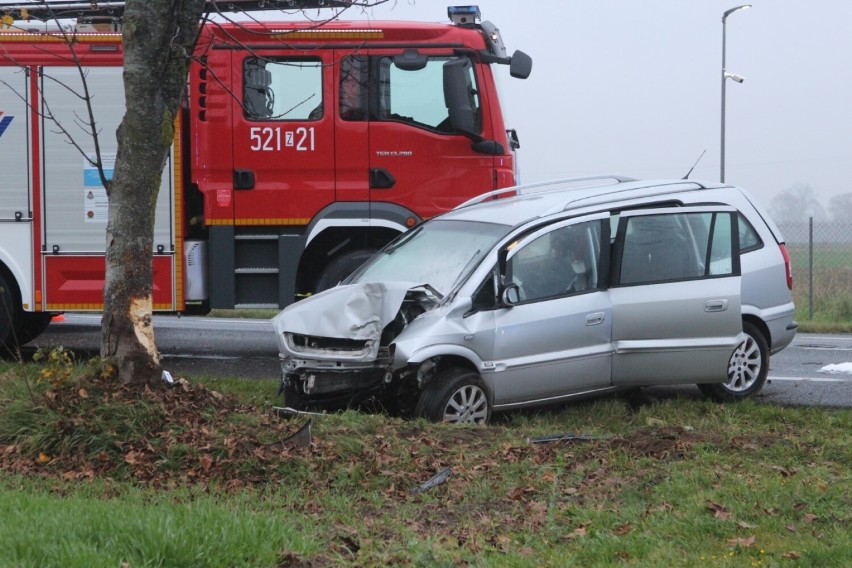 Zderzenie dwóch samochodów osobowych w Warszkowie niedaleko...