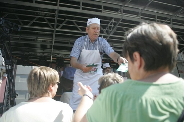 Pokaz kulinarny Waldemara Kurowskiego podczas Festiwalu Dobrego Smaku w Poznaniu.