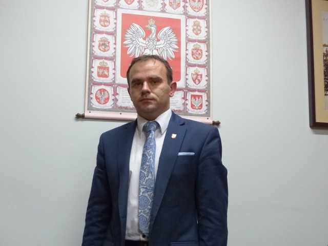 Burmistrz Błaszek zawiesił członkostwo w PiS. Karol Rajewski tłumaczy, że to w proteście