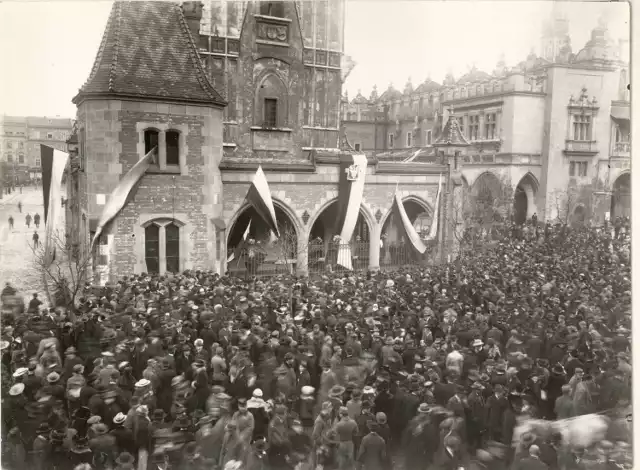 Entuzjazm po wyzwoleniu Krakowa, 31 października 1918 r. (odbitka ok. 1968 r.)