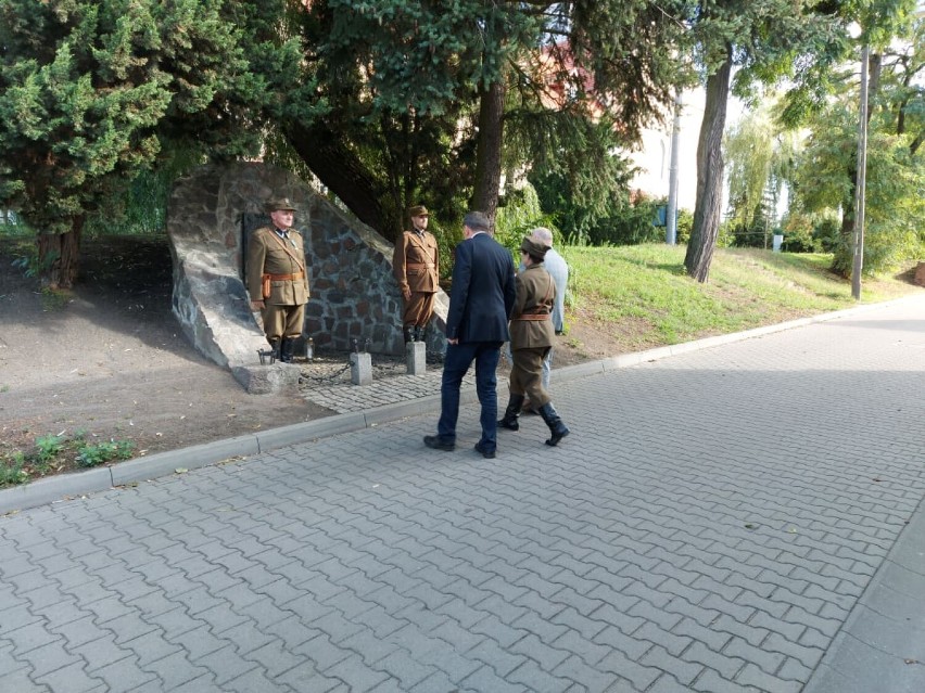 Szamotuły. Nigdy więcej wojny! Samorządowcy i młodzież pamiętają...