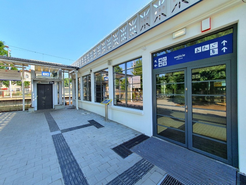 Dworzec w Milanówku w piątek został otwarty po gruntownej...