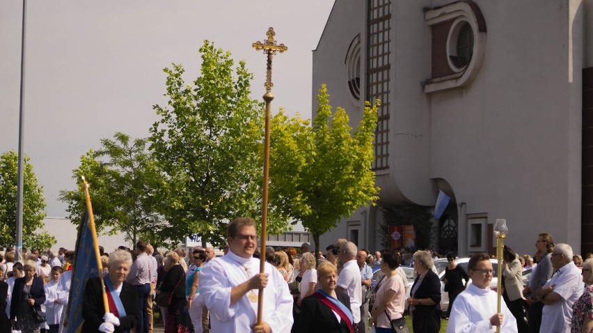 Procesja Bożego Ciała w Inowrocławiu ruszyła sprzed świątyni...