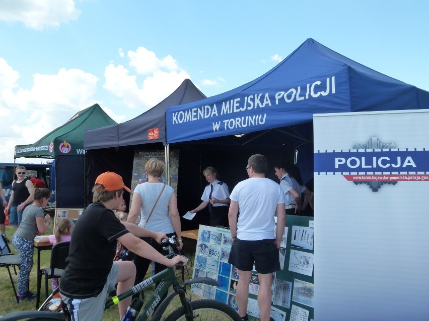 Toruń: Policyjne pokazy w na festynie Caritas [ZDJĘCIA]
