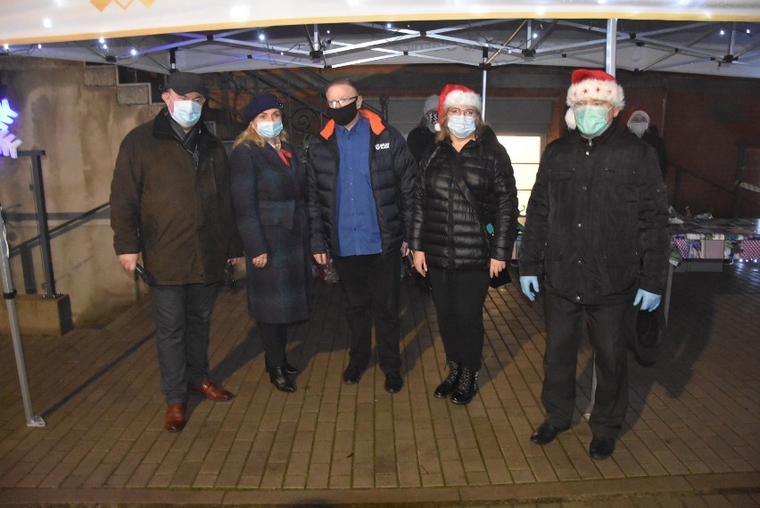 Paczki świąteczne dla samotnych i potrzebujących oleśniczan (FOTO)