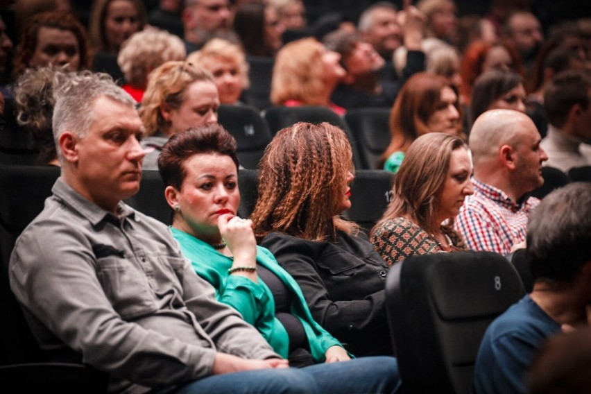 Piotr Cugowski zagrał dla mieszkańców Konina. Sala wypełniona po brzegi. Zobaczcie zdjęcia!