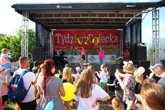 Na odwiedzających w niedzielę wielki finał Tygodnia Dziecka czekała cała moc atrakcji. Zobacz kolejne zdjęcia. Przesuwaj zdjęcia w prawo - naciśnij strzałkę lub przycisk NASTĘPNE