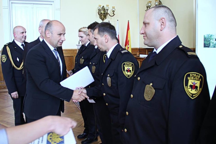 Jest nowy wicekomendant Straży Miejskiej w Tomaszowie Maz. Strażnicy świętowali [ZDJĘCIA]