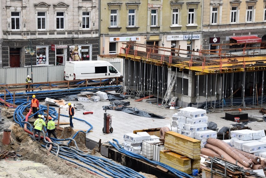 Rozbudowa Solarisa i budowa parkingu pod pl. Kopernika -...