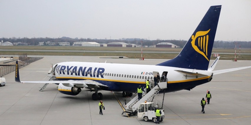 Ryanair ma wykonywać prawie 1000 lotów dziennie. Wszystkie...