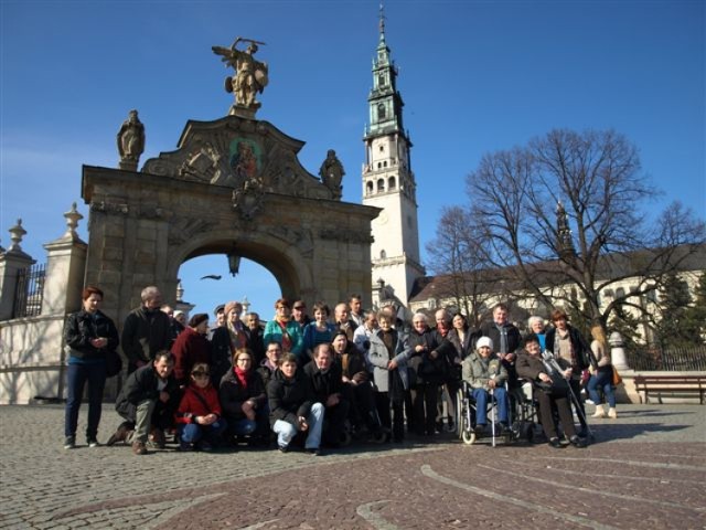 Niepełnosprawni ze ŚDS w Dąbrowie Widawskiej byli na Jasnej Górze