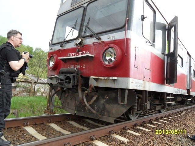 W dniu 11.05.2013 r. o godz. 14:14 na niestrzeżonym przejeździe kolejowym w miejscowości Łobez przy Szosie Świdwińskiej  pociąg osobowy uderzył w samochód terenowy.

Śmiertelny wypadek w Łobzie