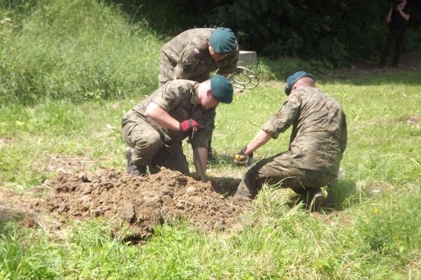 Gorlice: znaleźli granat z aktywnym zapalnikiem [ZDJĘCIA]