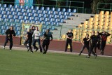 Stadionowa bójka z udziałem kibiców KKS Kalisz. Policja stawia zarzuty [FOTO]