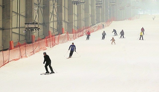 Kryty stok narciarski w Snoras - Snow Arenie otwartej latem zeszłego roku w litewskim uzdrowisku Druskienniki
