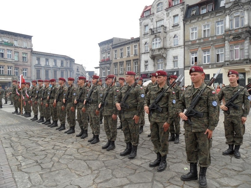 Mysłowice: obchody Święta Wojska Polskiego. Strzały i terroryści na Rynku