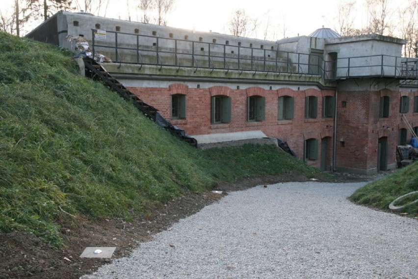 Kraków. Tak odnawiają zabytkowy fort Łapianka