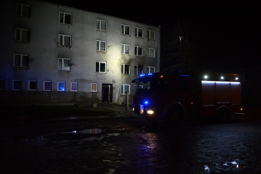 Pożar na radomskim Potkanowie. Pięć osób poszkodowanych, w tym dwoje dzieci i kobieta w ciąży