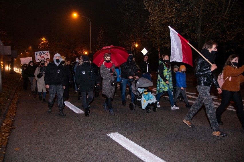 „Świąteczny spacer” w ramach protestu kobiet, zorganizowano...