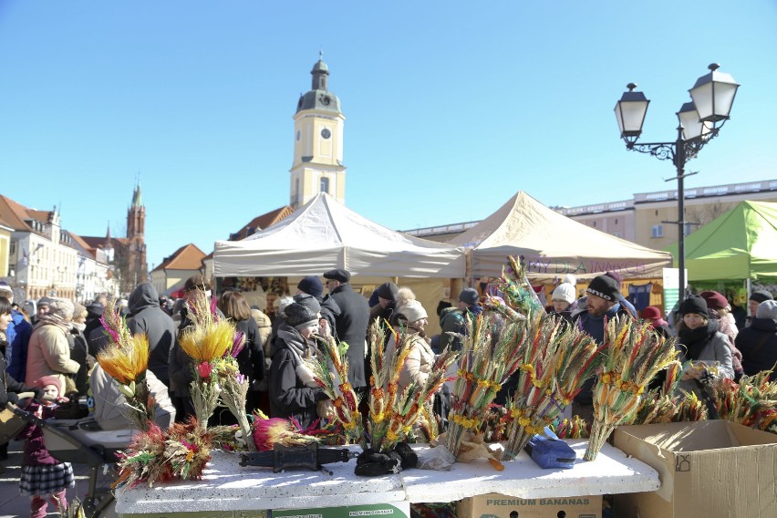 Słoneczny i mroźny Białostocki Jarmark Wielkanocny [zdjecia]