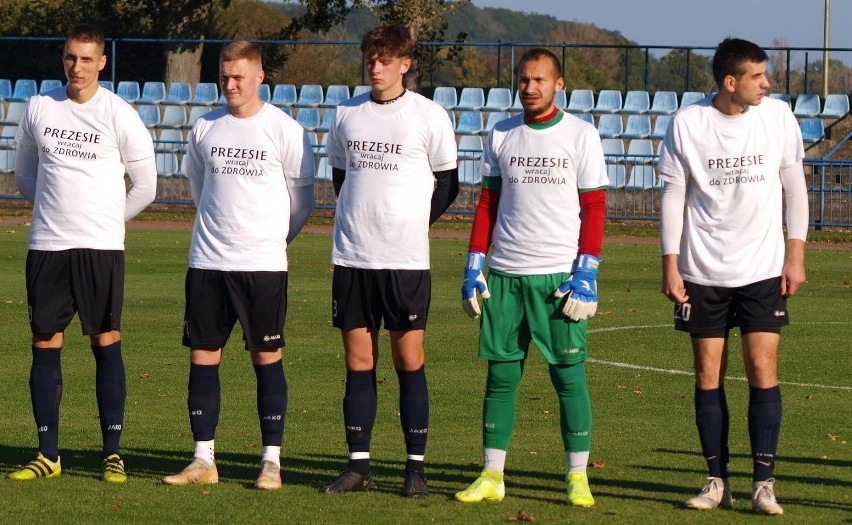 9 października 2021. Piłkarze Tęczy Krosno Odrzańskie na...