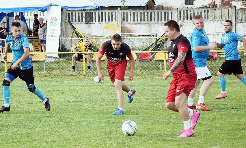 Dziesięć drużyn zagrało w Bronisławkach o memoriałowe trofeum. Zobaczcie zdjęcia