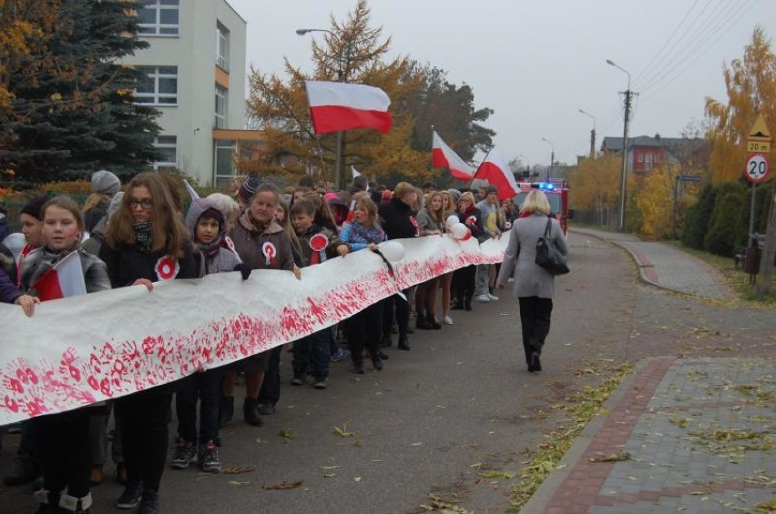 Sztutowo. Marsz Niepodległości ulicami miejscowości