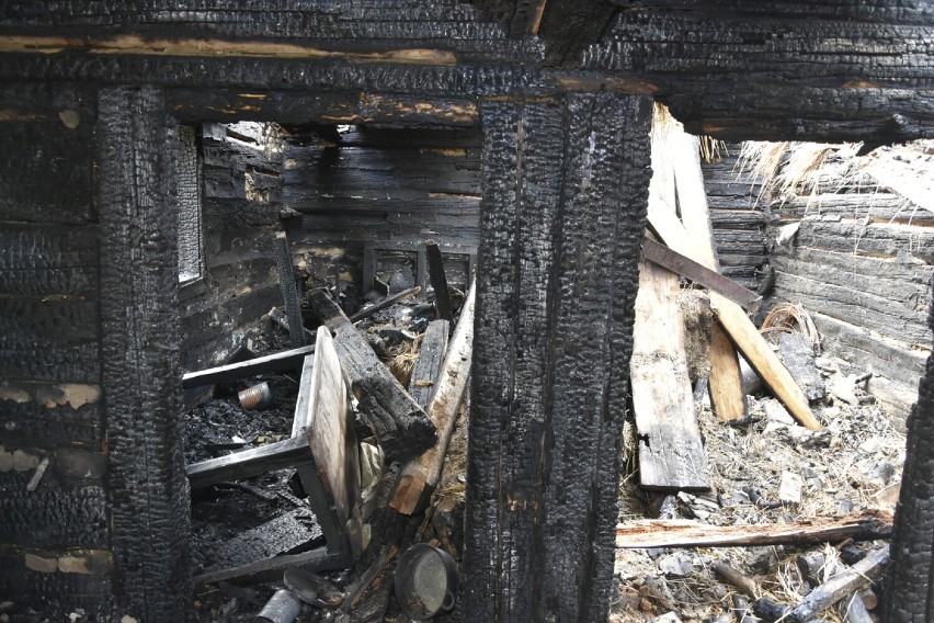 Podpalał opuszczone domy w gminie Skołyszyn. 19-latek wpadł w ręce policji